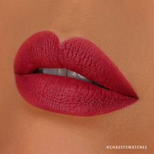 Cargar imagen en el visor de la galería, Labial en Lapiz Lip Bloom Moira
