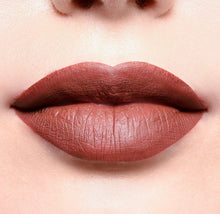 Cargar imagen en el visor de la galería, Matte Intense Lip color Arantza Cosmetics
