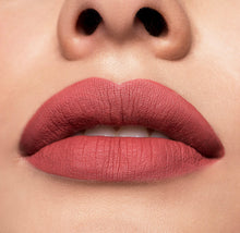 Cargar imagen en el visor de la galería, Matte Intense Lip color Arantza Cosmetics
